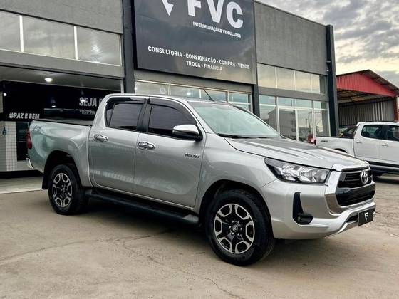 TOYOTA HILUX 2.8 D-4D TURBO DIESEL CD SRV 4X4 AUTOMÁTICO